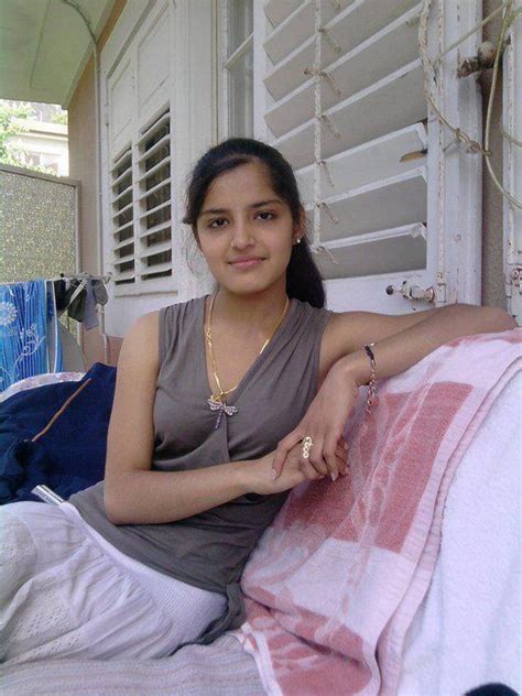 Hot chudai of cute Indian college girl